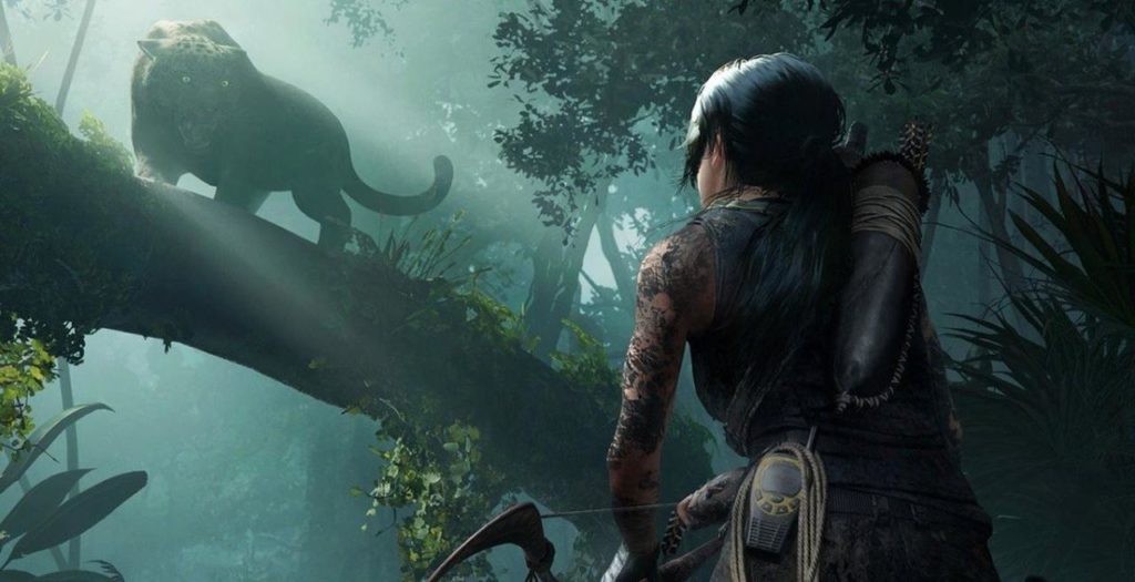 Una cosplayer consegna alcune copie di Shadow of the Tomb Raider grazie ad Amazon Prime Now
